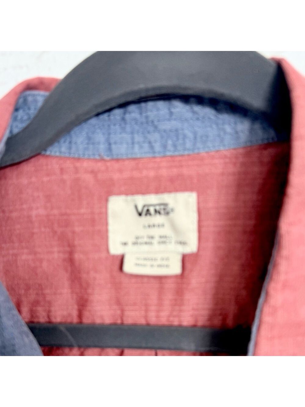 Vans Men’s Red Blend Short Sleeve Button Down Shirt. Size L - Picture 5 of 5